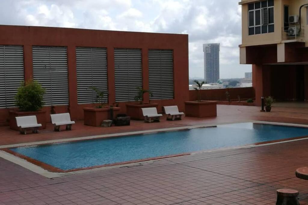 Ken1606 Home - Centre Of Kb, Wifi, 6 To 8 Pax Kota Bahru Luaran gambar