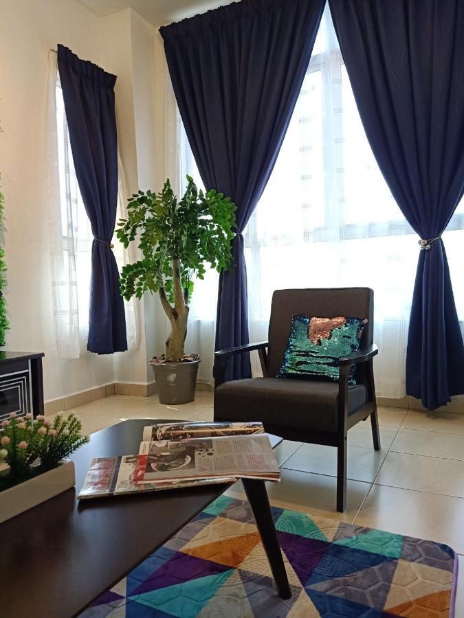 Ken1606 Home - Centre Of Kb, Wifi, 6 To 8 Pax Kota Bahru Luaran gambar
